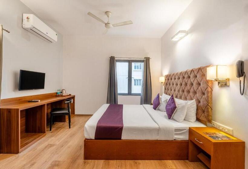 اتاق استاندارد با تخت بزرگ, Monday Hotels Hitec City