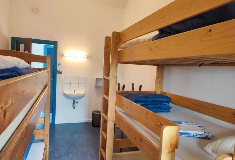 Семейный Номер, Le Fagotin   Youth Hostel