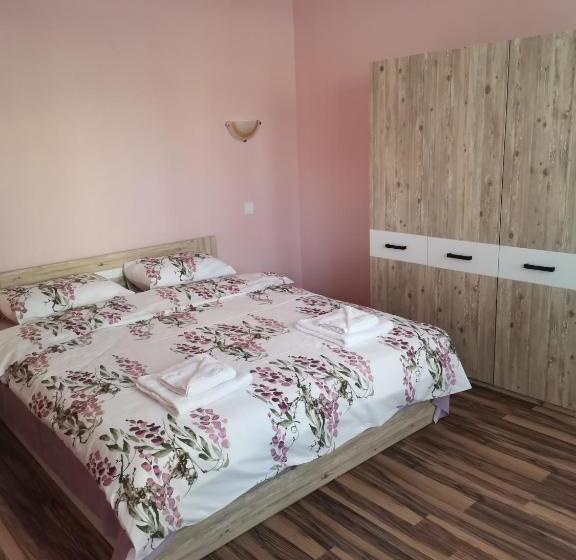 스탠다드 스튜디오, Guest Rooms Mihaylovi