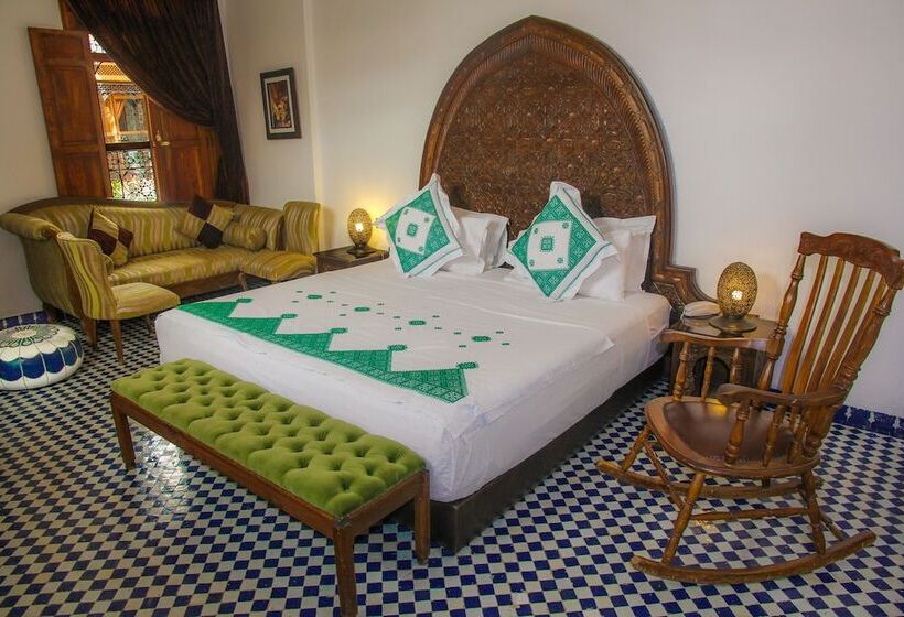 سوییت, Riad Alya