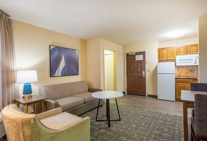 Люкс 2 Спальни, Staybridge Suites Milwaukee Airport South, An Ihg