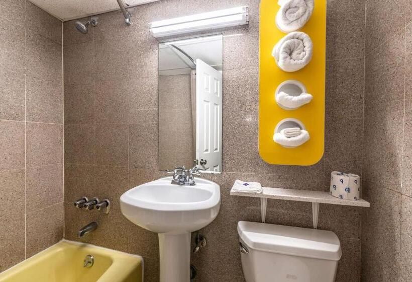 带大床的标准间, Motel 6 elmsford, Ny  White Plains