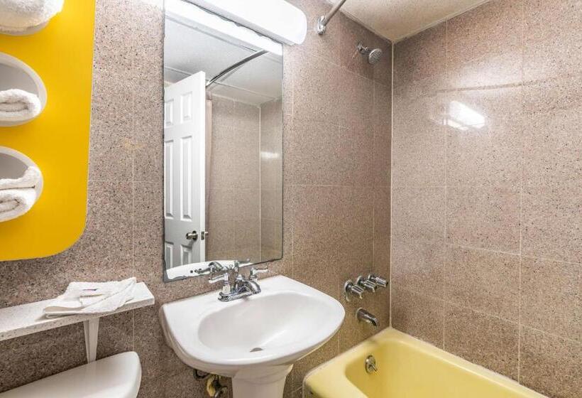四人标准间, Motel 6 elmsford, Ny  White Plains