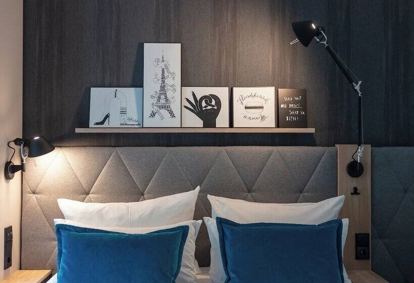 Стандартный Номер Кровать Кинг, Motel One Saarbrücken
