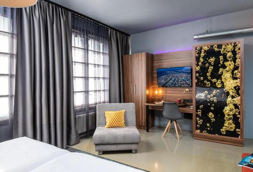 اتاق لوکس چهار تخته, Nyx Hotel Prague By Leonardo Hotels