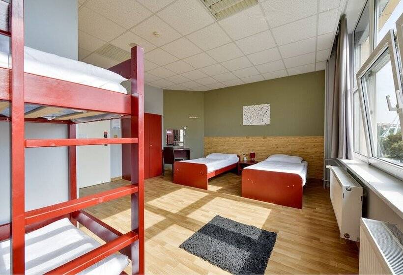 اتاق استاندارد سه نفره, Plus Prague