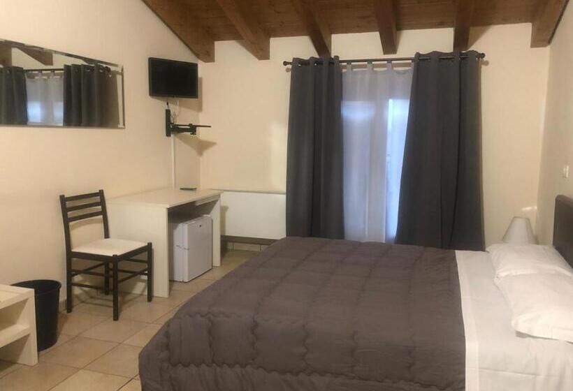 اتاق استاندارد, Il Borgo