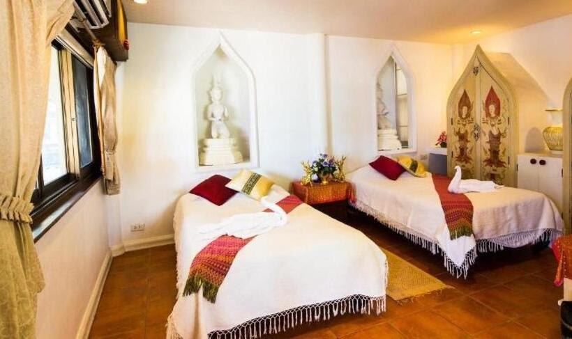 Deluxe room with river view, Ayutthaya Garden River Home