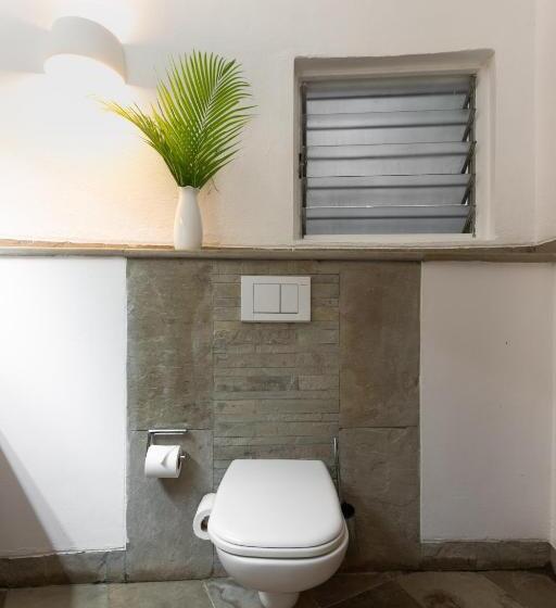 بانگلوی استاندارد با چشم‌انداز دریا, Severin Sea Lodge
