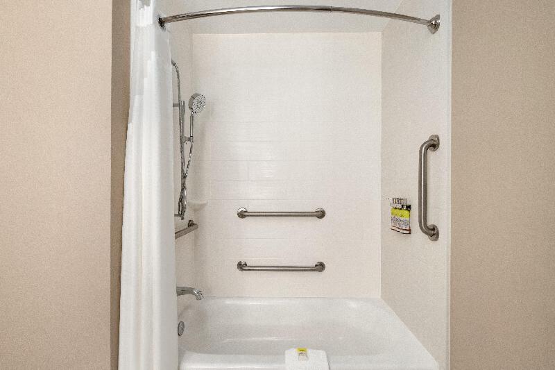 סוויטה, Holiday Inn Express Hotel & Suites Opelika Auburn, An Ihg