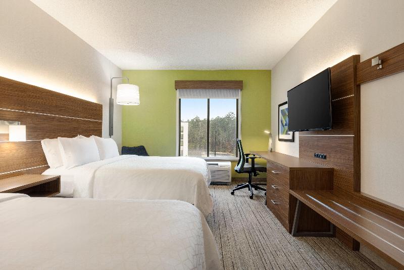 Номер Стандарт Адаптированный для Инвалидов, Holiday Inn Express Hotel & Suites Opelika Auburn, An Ihg