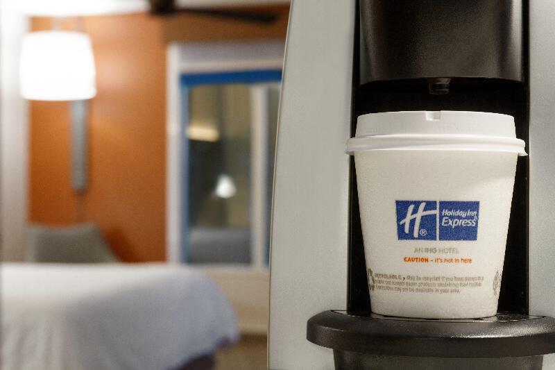 חדר סטנדרט מותאם לאדם עם מוגבלויות, Holiday Inn Express Hotel & Suites Opelika Auburn, An Ihg