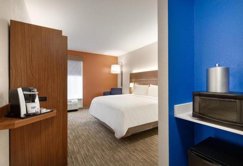 מיטת קינג בסוויטה, Holiday Inn Express Hotel & Suites Opelika Auburn, An Ihg