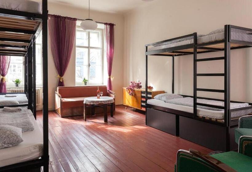 家庭房间共用浴室, Hostel Fléda
