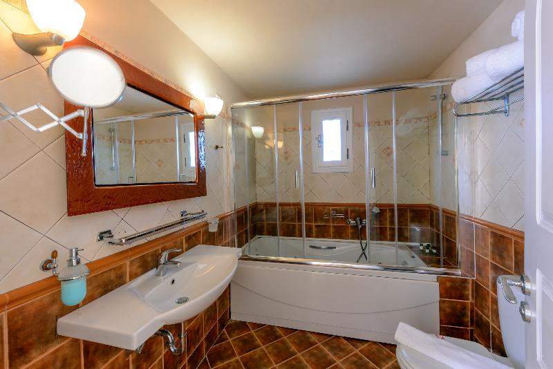 Номер Deluxe Вид на Бассейн, Chora Resort Hotel & Spa