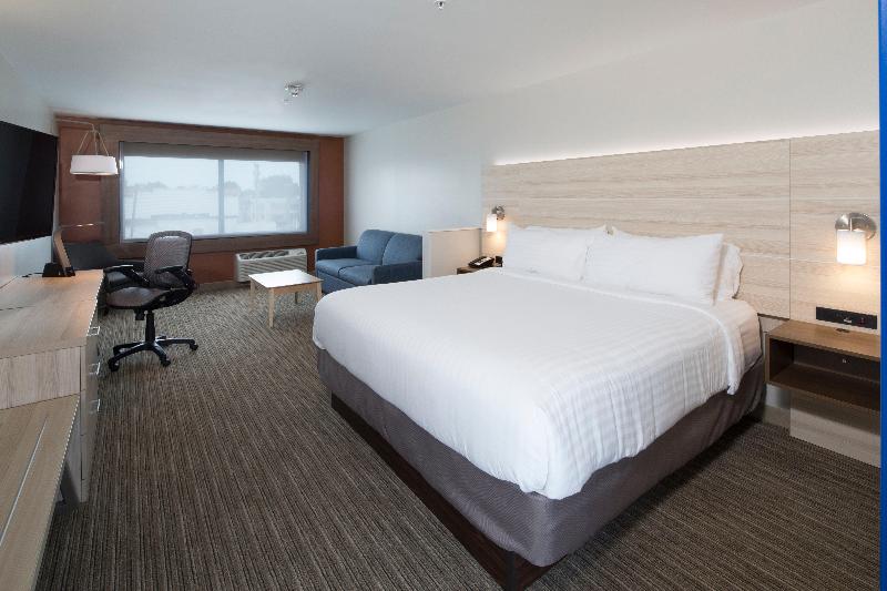 Стандартный Номер Кровать Кинг, Holiday Inn Express Hotel & Suites Bay City, An Ihg