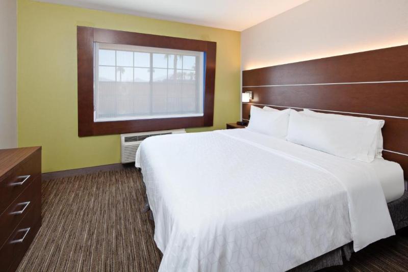 스탠다드 룸 킹사이즈 침대, Holiday Inn Express Hotel & Suites El Dorado, An Ihg
