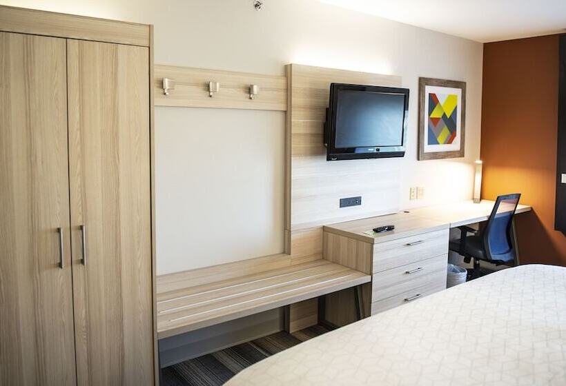 Люкс, Holiday Inn Express Hotel & Suites Sedalia, An Ihg