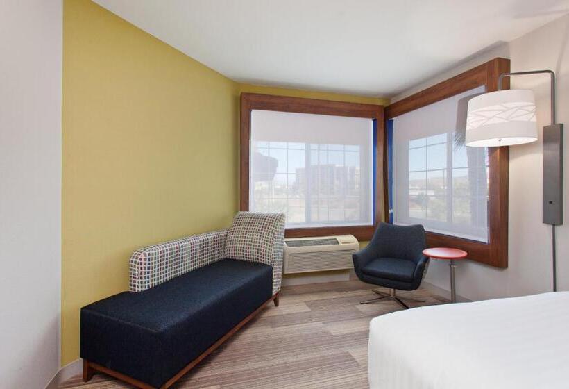 身障者適用スイートルーム, Holiday Inn Express & Suites Corona, An Ihg