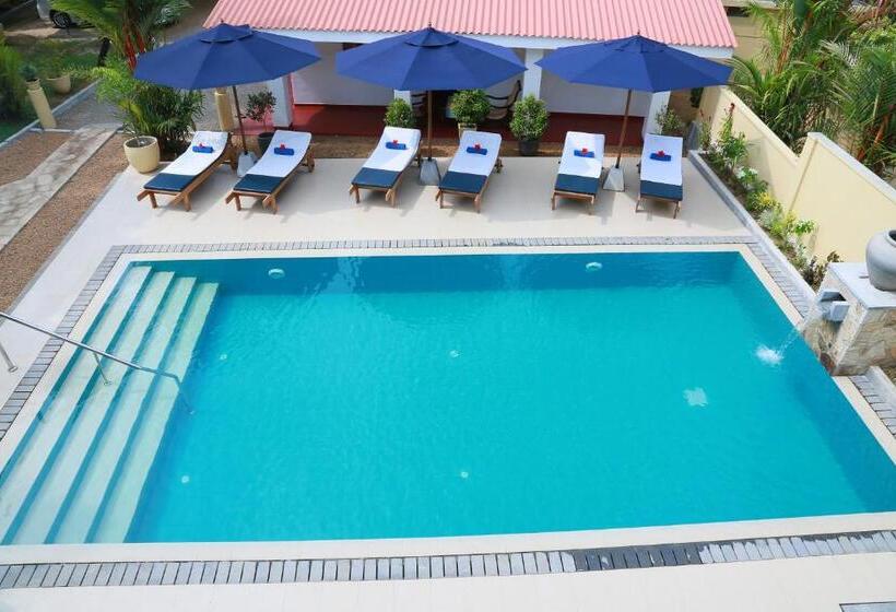 Номер Стандарт Вид на Бассейн, Sky And Sand Guesthouse