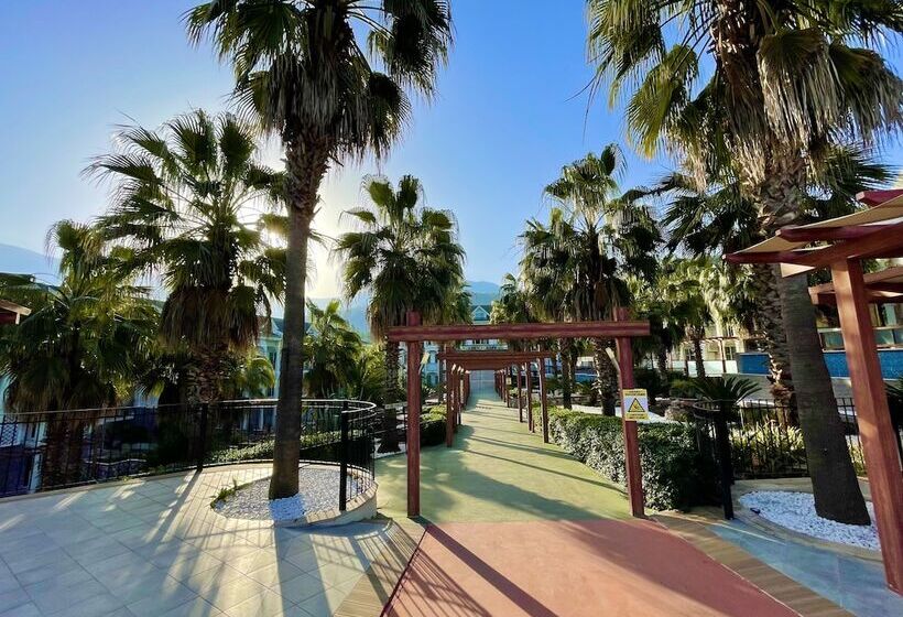 Семейный Номер, Green Forest Holiday Village