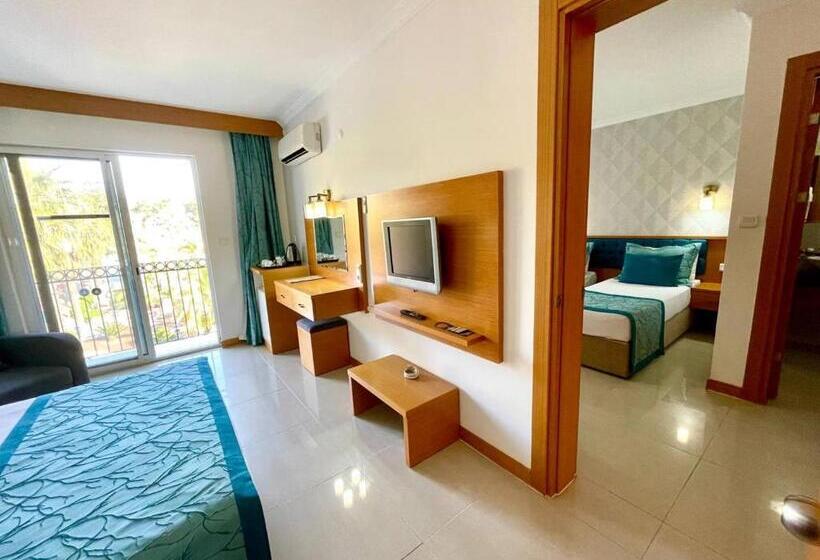 Семейный Номер, Green Forest Holiday Village