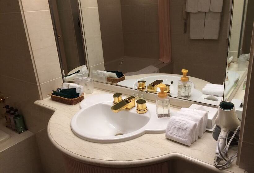 سوییت, Rihga Royal Hotel Niihama