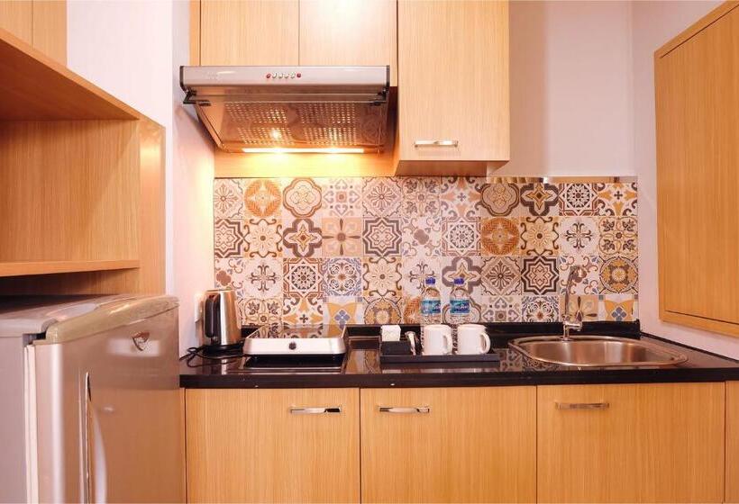 Executive Room Queen Bed, Golden Tulip Balikpapan Hotel & Suites