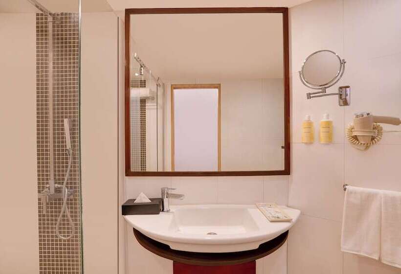 Номер Deluxe, Lemon Tree Hotel, Centre Point, Jamshedpur