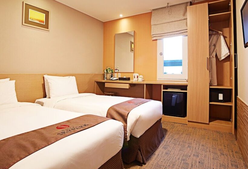 Номер Стандарт, Skypark Myeongdong 3