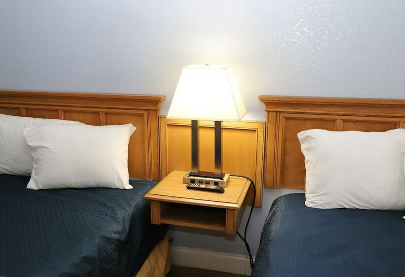 Номер Стандарт 2 Двуспальные Кровати, Super 8 By Wyndham Florence Sc I 95 North   Hwy 76