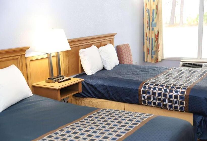 Номер Стандарт 2 Двуспальные Кровати, Super 8 By Wyndham Florence Sc I 95 North   Hwy 76