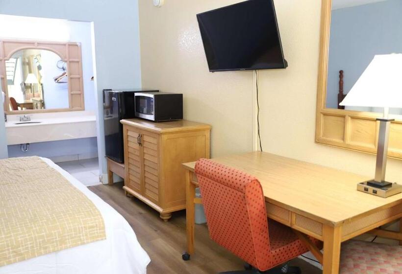 Стандартный Номер Кровать Кинг, Super 8 By Wyndham Florence Sc I 95 North   Hwy 76