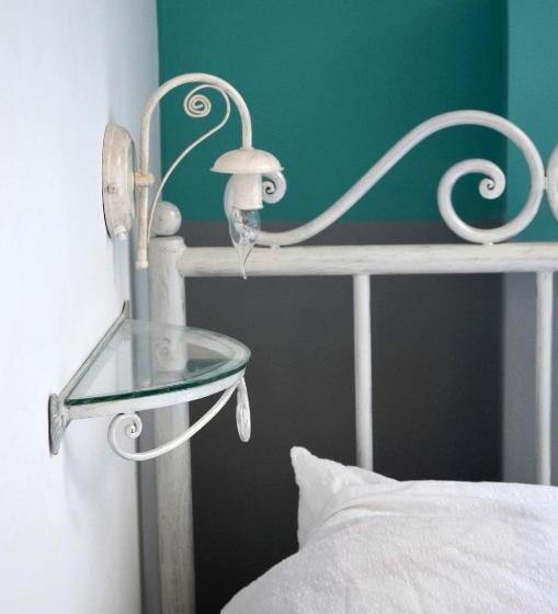 اتاق استاندارد, Retro Hostel