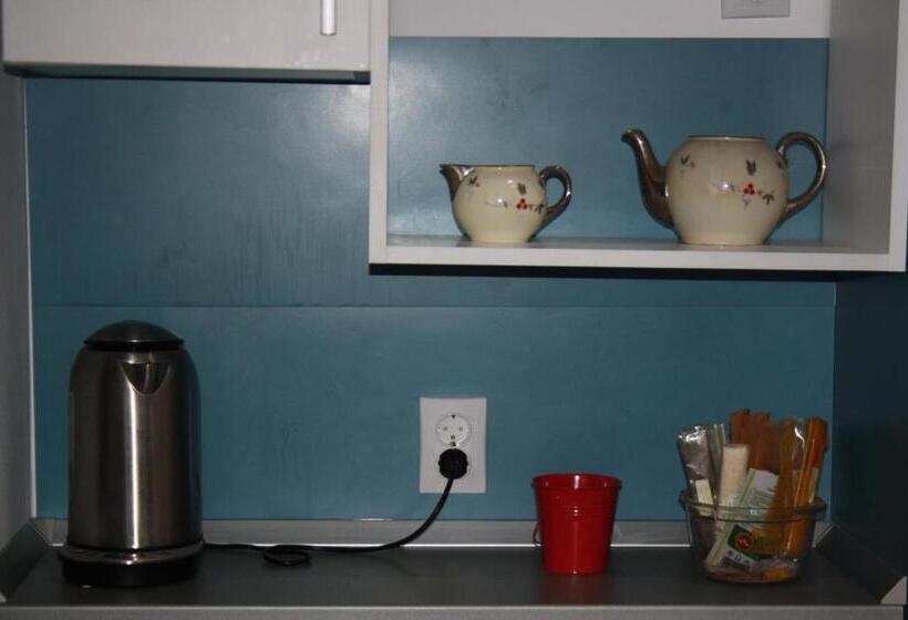 اتاق استاندارد, Retro Hostel