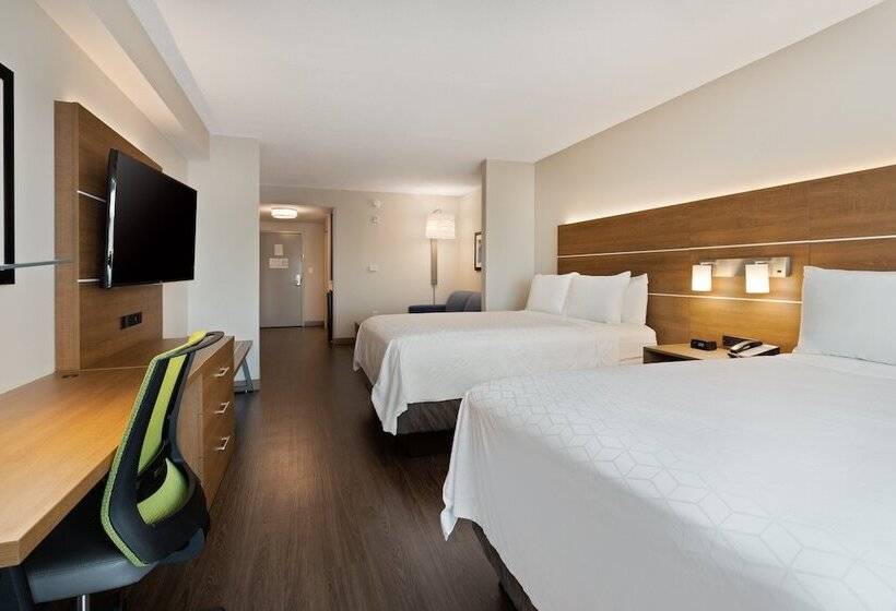 סוויטה מותאמת לאדם עם מוגבלויות, Holiday Inn Express Hotel & Suites Largo Clearwater, An Ihg