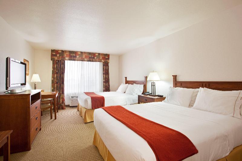 חדר סטנדרט מותאם לאדם עם מוגבלויות, Holiday Inn Express Hotel & Suites Mattoon, An Ihg