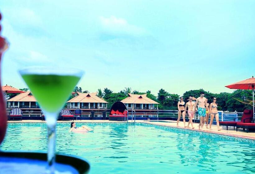 کابین, Sterling Lake Palace Alleppey