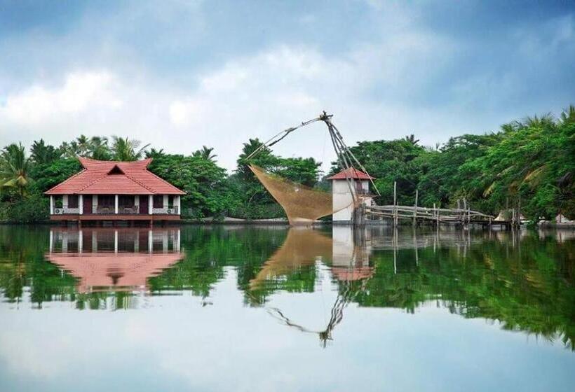 کابین, Sterling Lake Palace Alleppey
