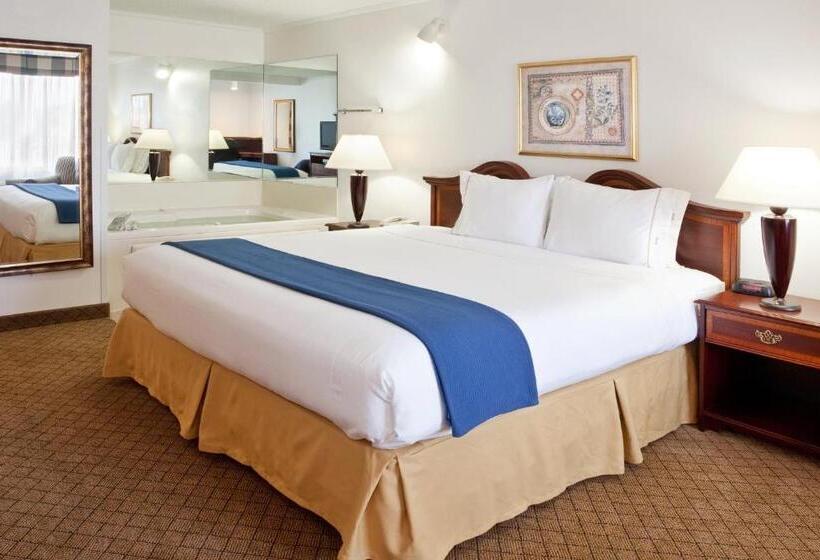 Люкс Адаптированный для Инвалидов, Holiday Inn Express & Suites Alliance, An Ihg