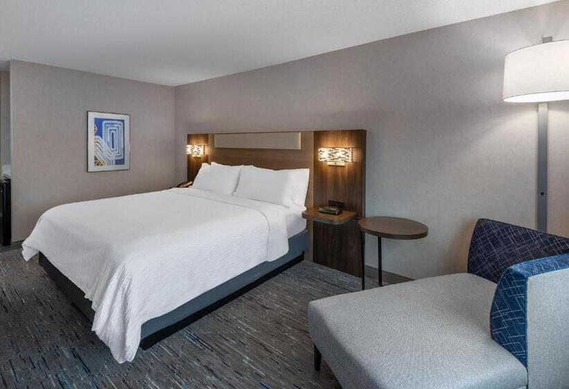 Номер Стандарт Кровать Кинг Адаптированный для Инвалидов, Holiday Inn Express & Suites Wadsworth, An Ihg
