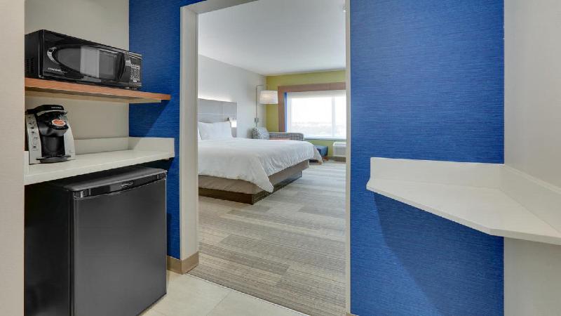 스위트 킹사이즈 침대, Holiday Inn Express Hotel & Suites Mount Pleasant, An Ihg