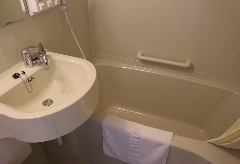 Номер Стандарт, Toyoko Inn Nagasaki Ekimae