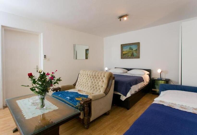 آپارتمان 1 خوابه با تراس, Kusalo Guesthouse