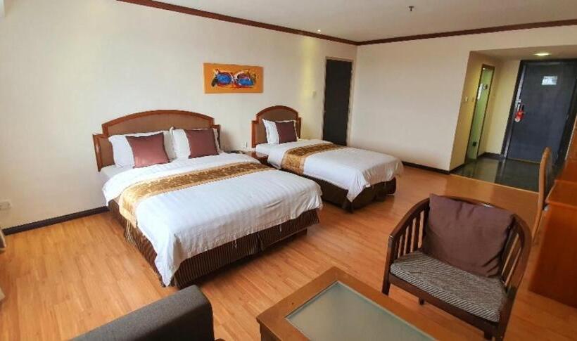 Трехместный Номер Deluxe, Kemena Hotel Bintulu