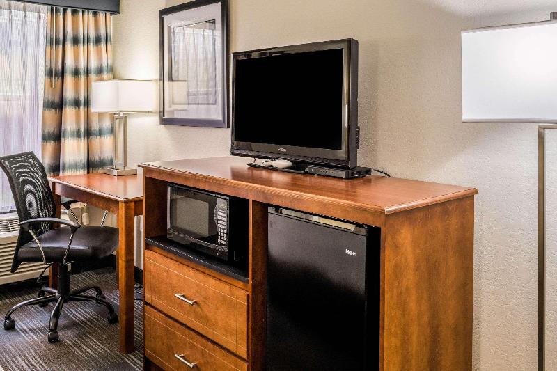 스탠다드 룸 킹사이즈 침대, Quality Inn Alexander City