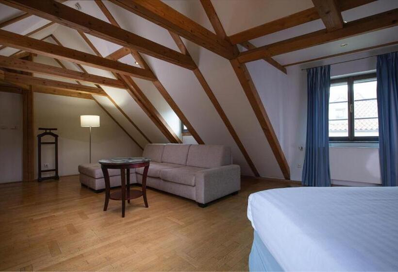 Suite with Terrace, Charles Bridge Rooms & Suites By Sivek Hotels