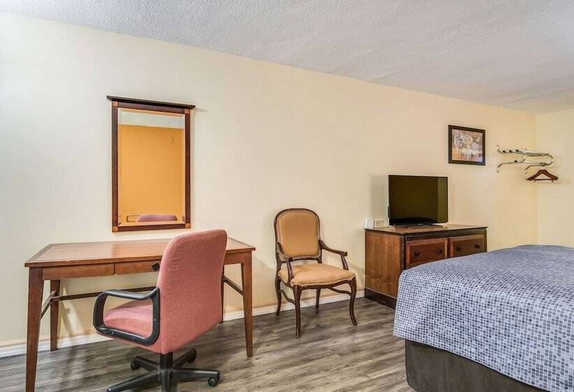 חדר סטנדרט שתי מיטות זוגיות, Econo Lodge At Six Flags