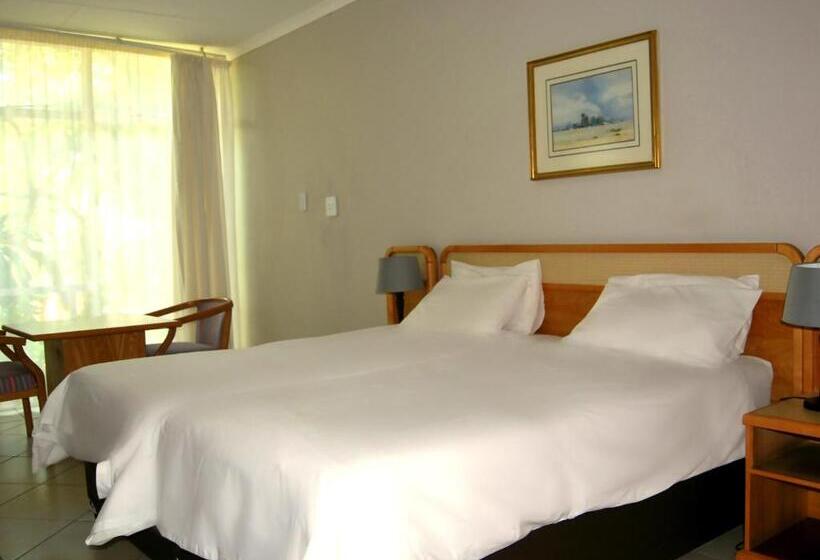 패밀리 룸, Safari Hotel & Convention Centre