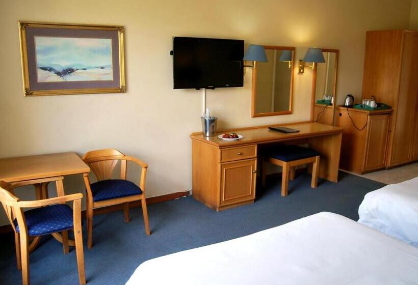 디럭스 패밀리 룸, Safari Hotel & Convention Centre